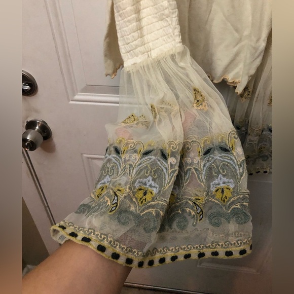 Free people Bell Sleeve Embroidered high tides sweater top size M - Picture 3 of 5